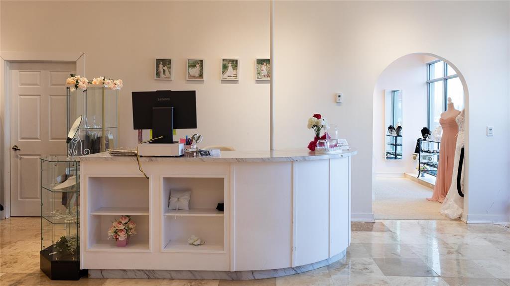 G&h 197 Main Street, Steinbach, Manitoba  R5G 1Y5 - Photo 6 - 202604184