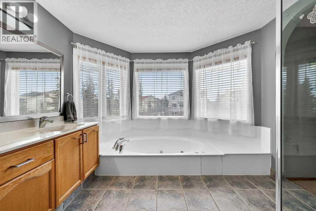 108 Hawkstone Close Nw, Calgary, Alberta  T3G 3P3 - Photo 21 - A2291513