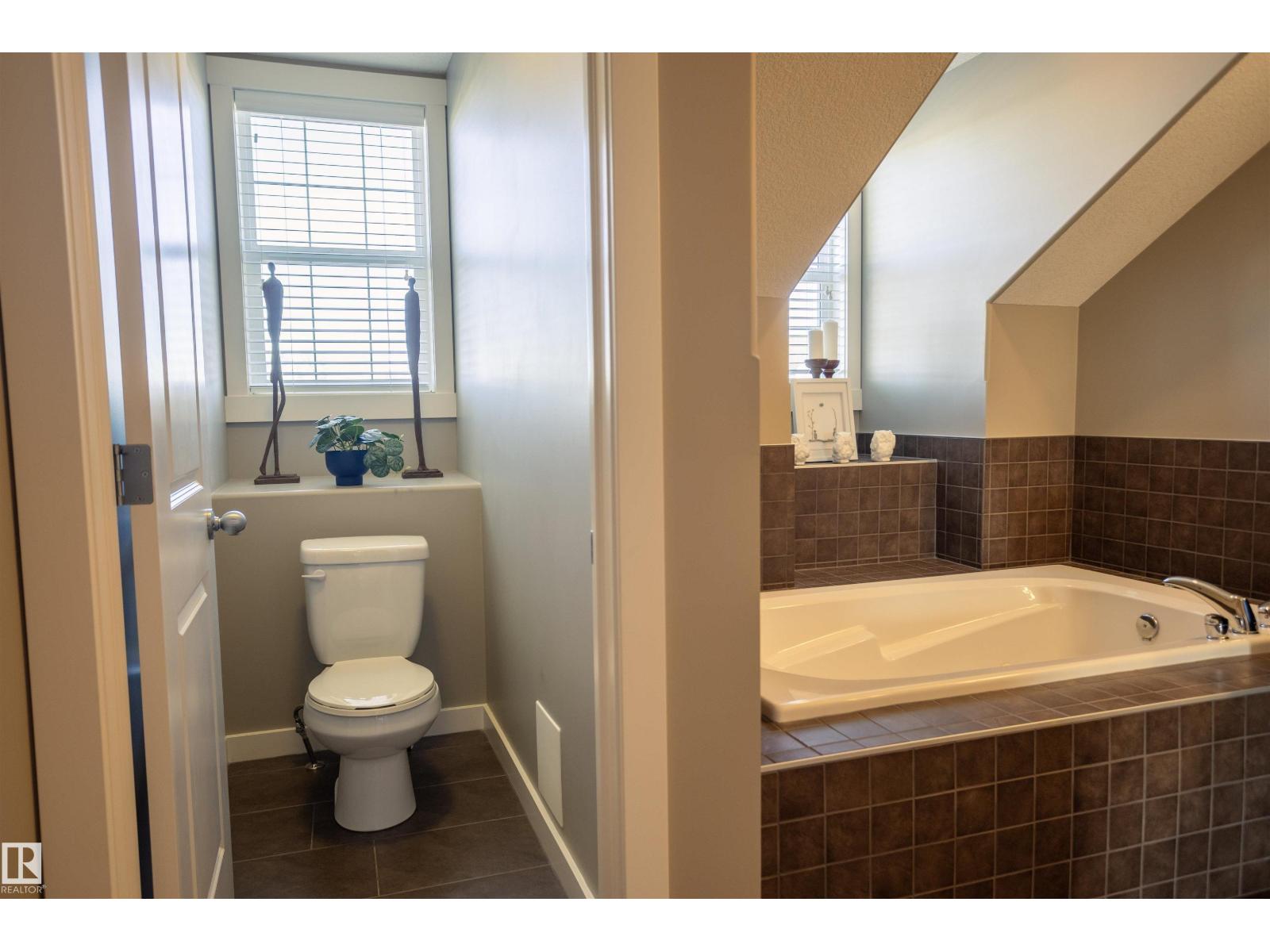 1070 Gault Bv Nw, Edmonton, Alberta  T5E 6N7 - Photo 35 - E4476883