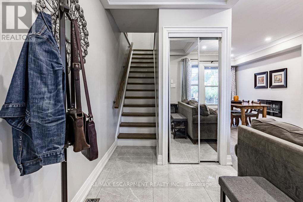 67 Gage Avenue N, Hamilton, Ontario  L8L 6Z8 - Photo 3 - X12871786