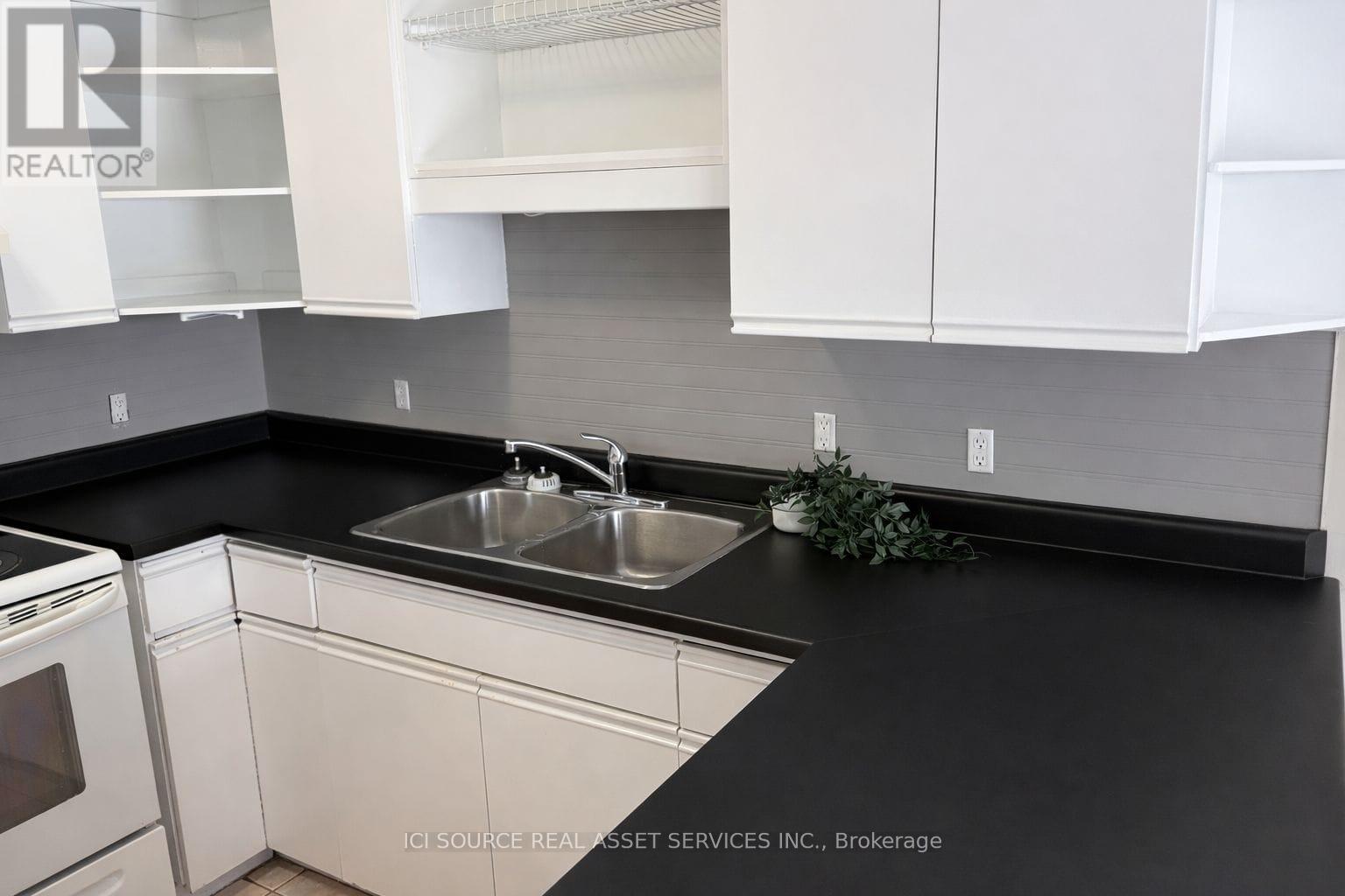 1593 Murphy Road, Sarnia, Ontario  N7S 2Z4 - Photo 6 - X12871854