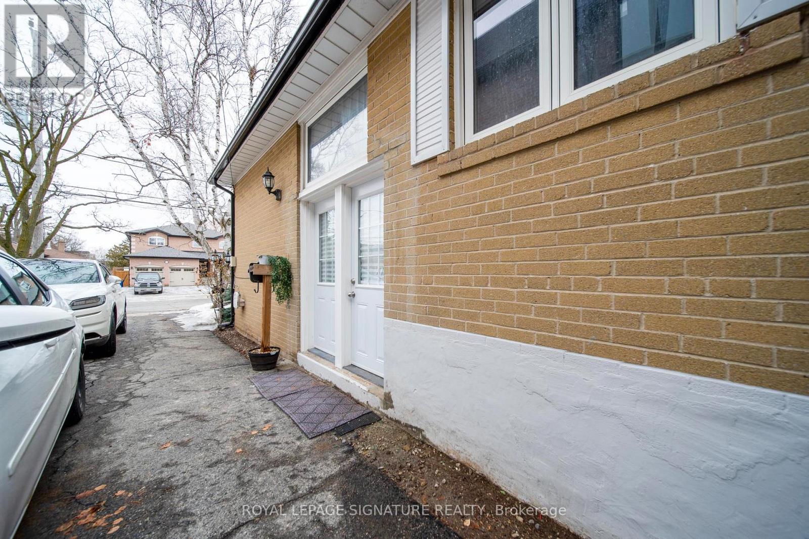 313 Patricia Avenue, Toronto, Ontario  M2R 2M6 - Photo 27 - C12868298