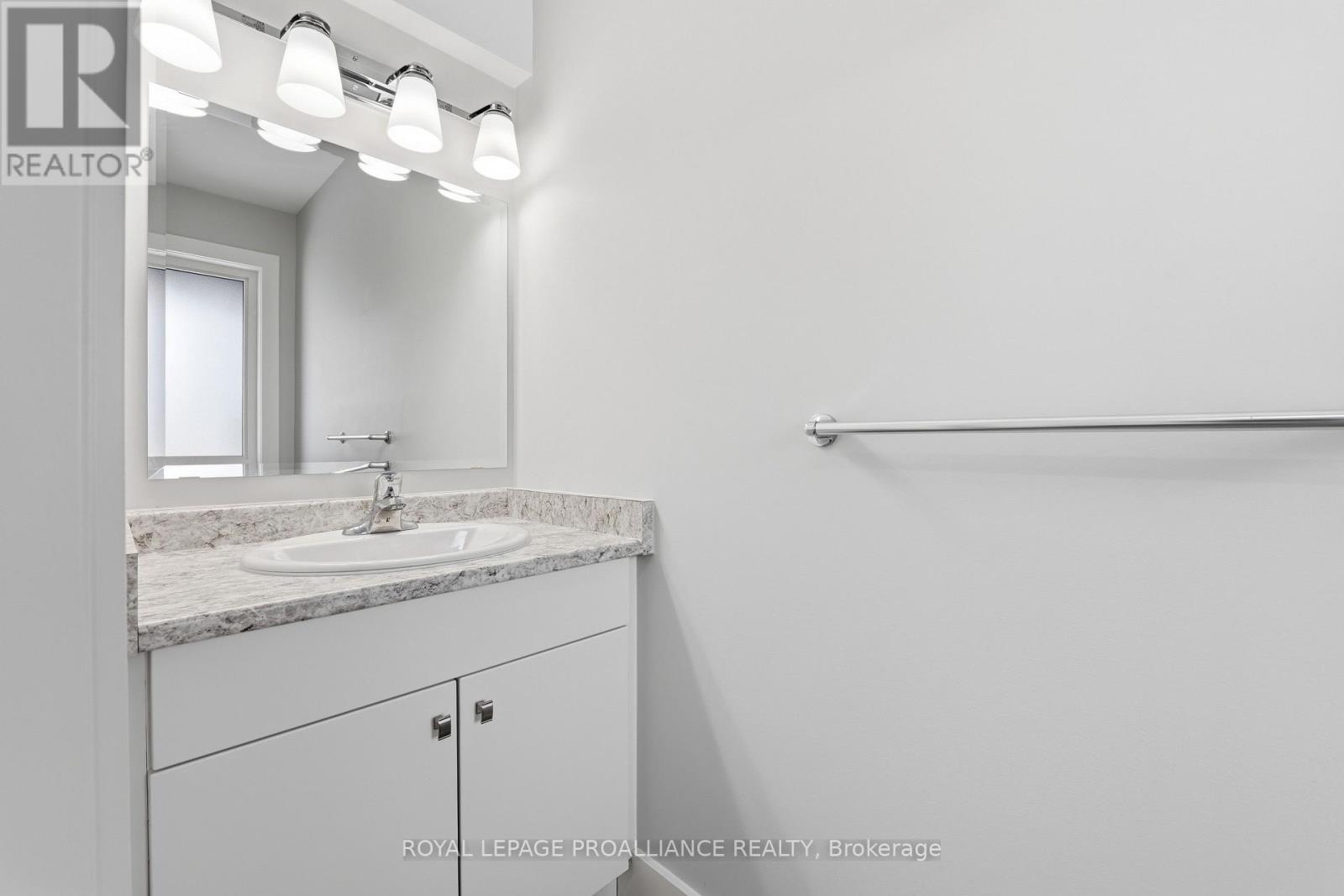 7 Brittany Lane, Quinte West, Ontario  K0K 2C0 - Photo 4 - X12834124