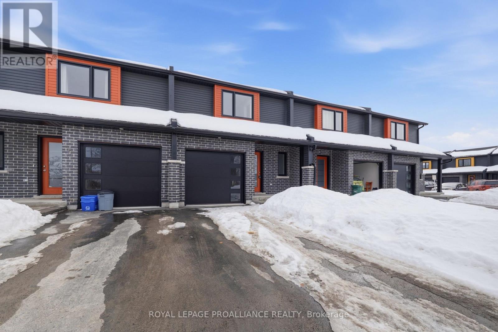 7 Brittany Lane, Quinte West, Ontario  K0K 2C0 - Photo 2 - X12834124