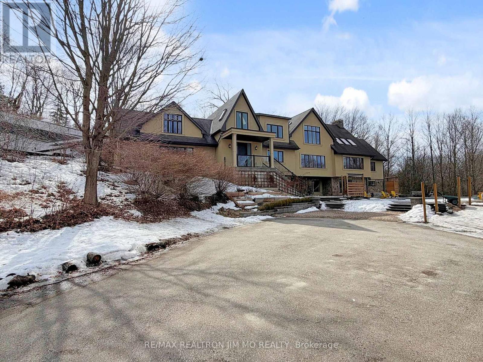 1785 Davis Drive W, King, Ontario  L3Y 4V9 - Photo 7 - N12869374