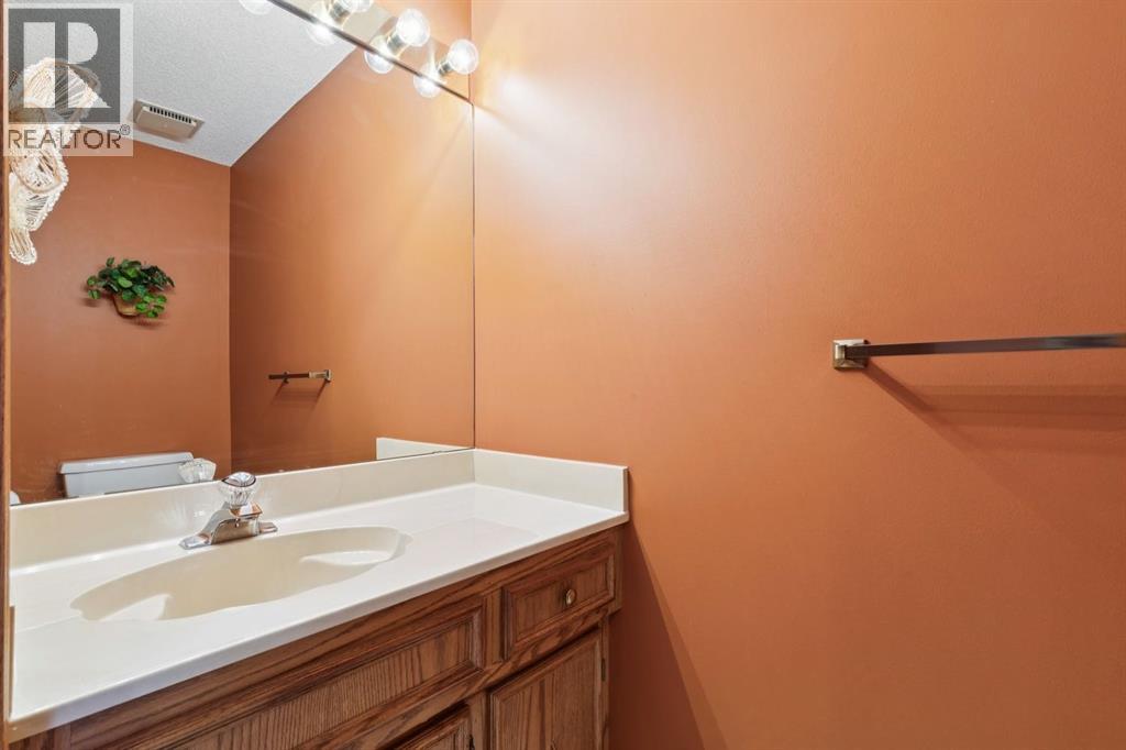 68 Woodstock Road Sw, Calgary, Alberta  T2W 5W2 - Photo 24 - A2289072