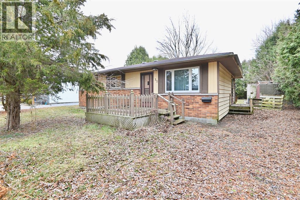 32 IRWIN DRIVE, wallaceburg, Ontario