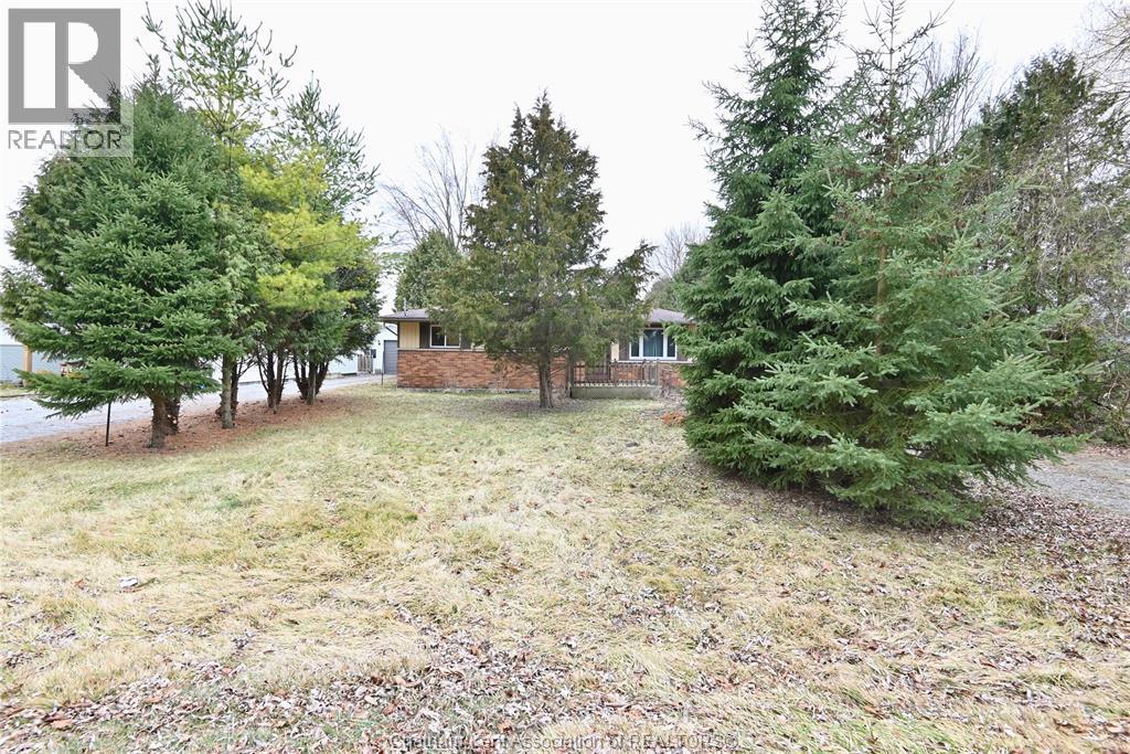 32 Irwin Drive, Wallaceburg, Ontario  N8A 4S1 - Photo 2 - 26004727