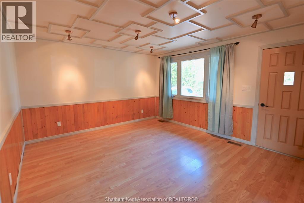 32 Irwin Drive, Wallaceburg, Ontario  N8A 4S1 - Photo 4 - 26004727