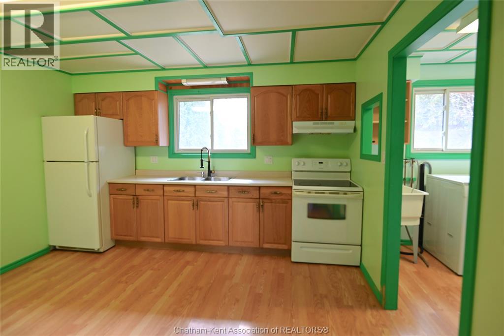 32 Irwin Drive, Wallaceburg, Ontario  N8A 4S1 - Photo 8 - 26004727