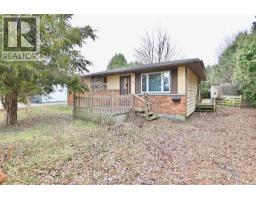 32 IRWIN DRIVE, Wallaceburg, Ontario
