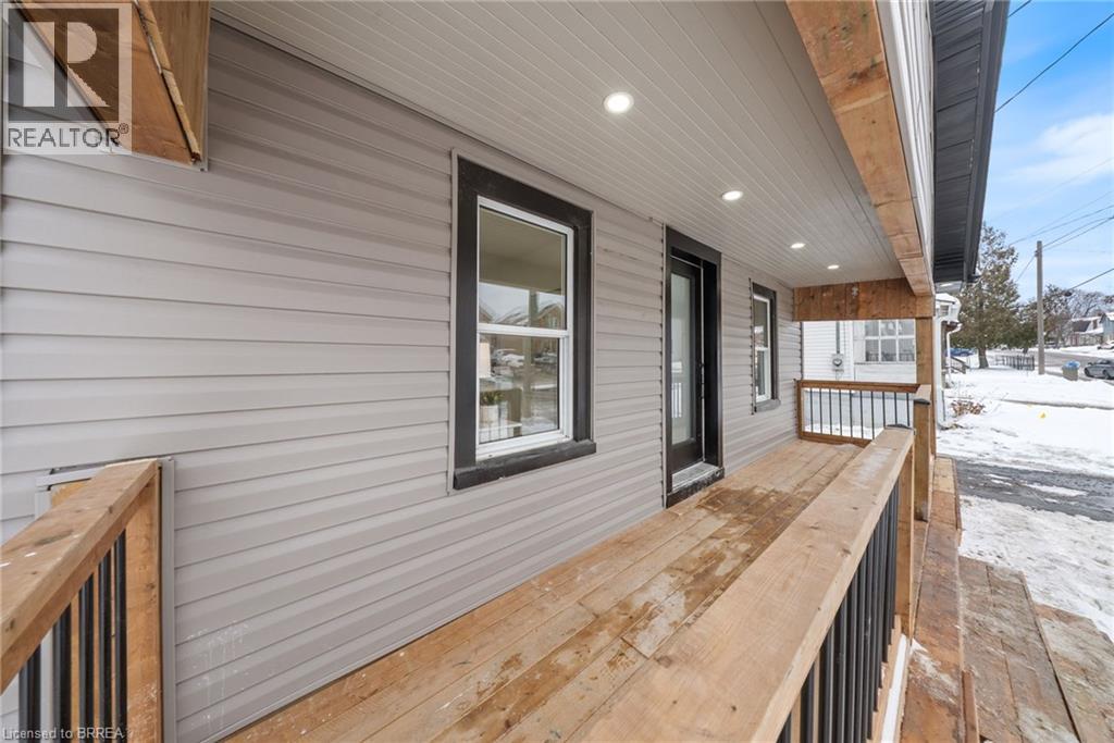 111 Victoria Street, Brantford, Ontario  N3S 3K7 - Photo 2 - 40811492