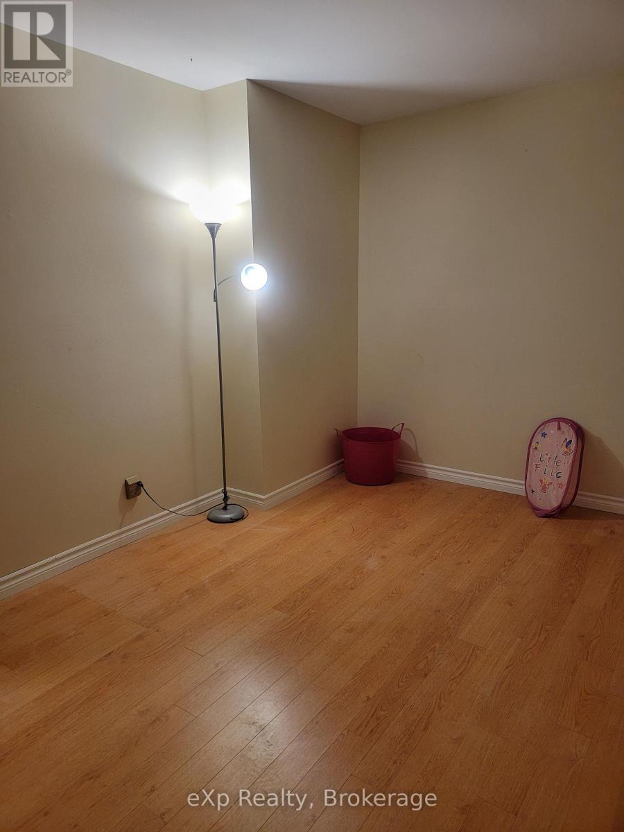 920 5th Avenue E, Owen Sound, Ontario  N4K 2S2 - Photo 11 - X12854800