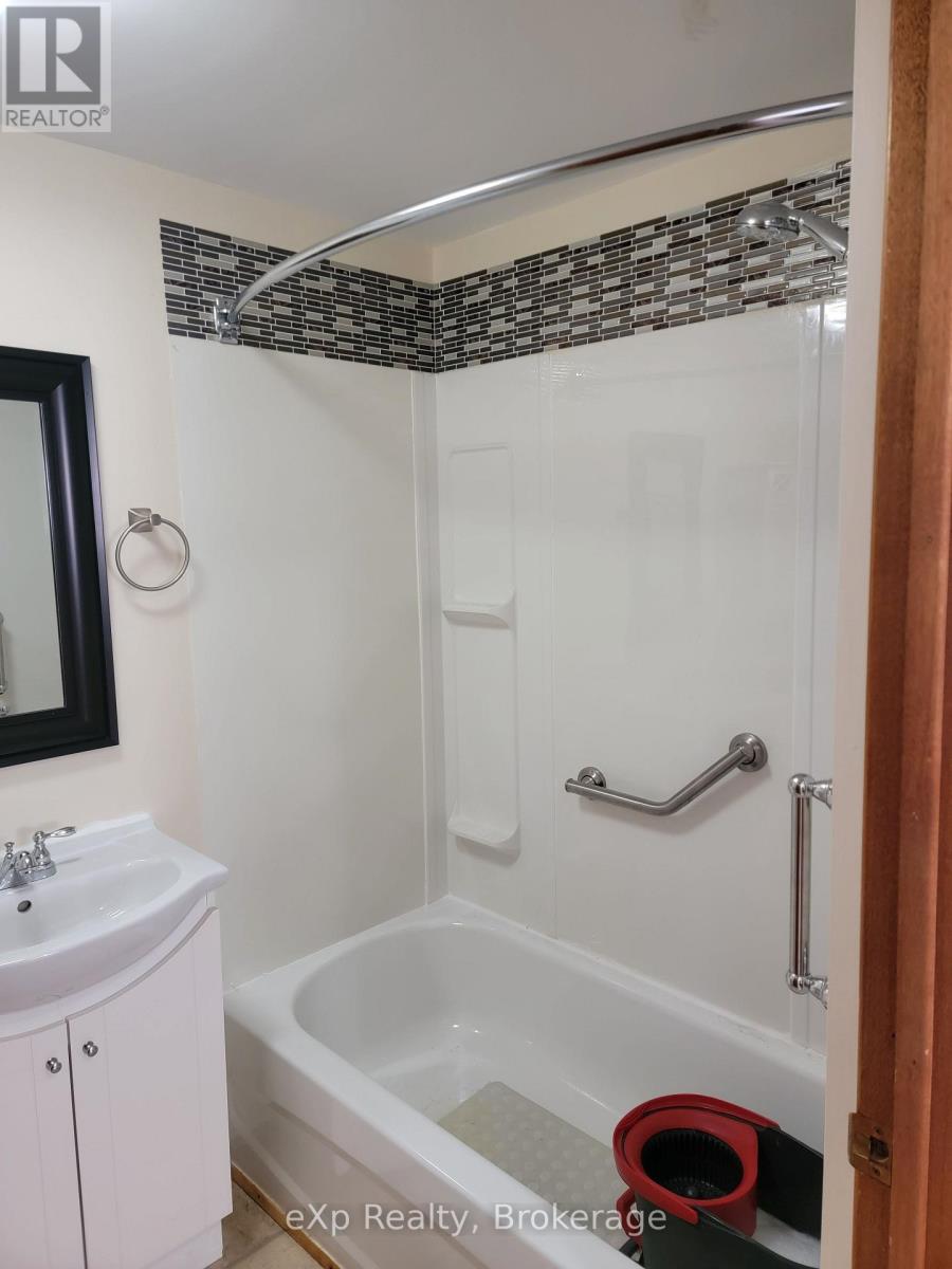 920 5th Avenue E, Owen Sound, Ontario  N4K 2S2 - Photo 35 - X12854800