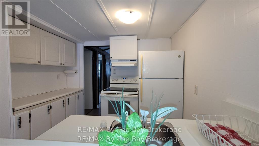 35 47th Street N, Wasaga Beach, Ontario  L9Z 1Y5 - Photo 5 - S12871934