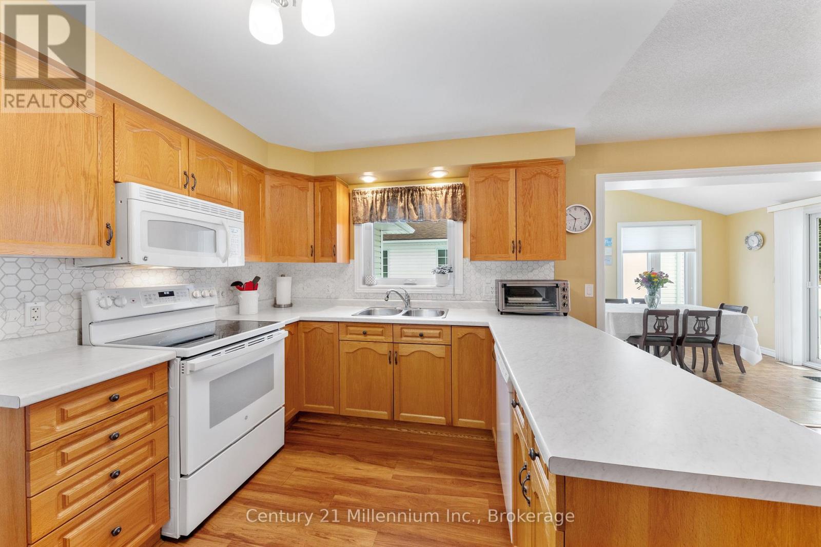 20 Illinois Crescent, Wasaga Beach, Ontario  L9Z 3A8 - Photo 13 - S12872042