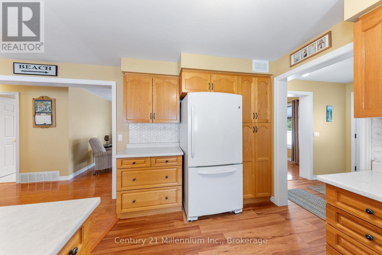 20 Illinois Crescent, Wasaga Beach, Ontario  L9Z 3A8 - Photo 15 - S12872042