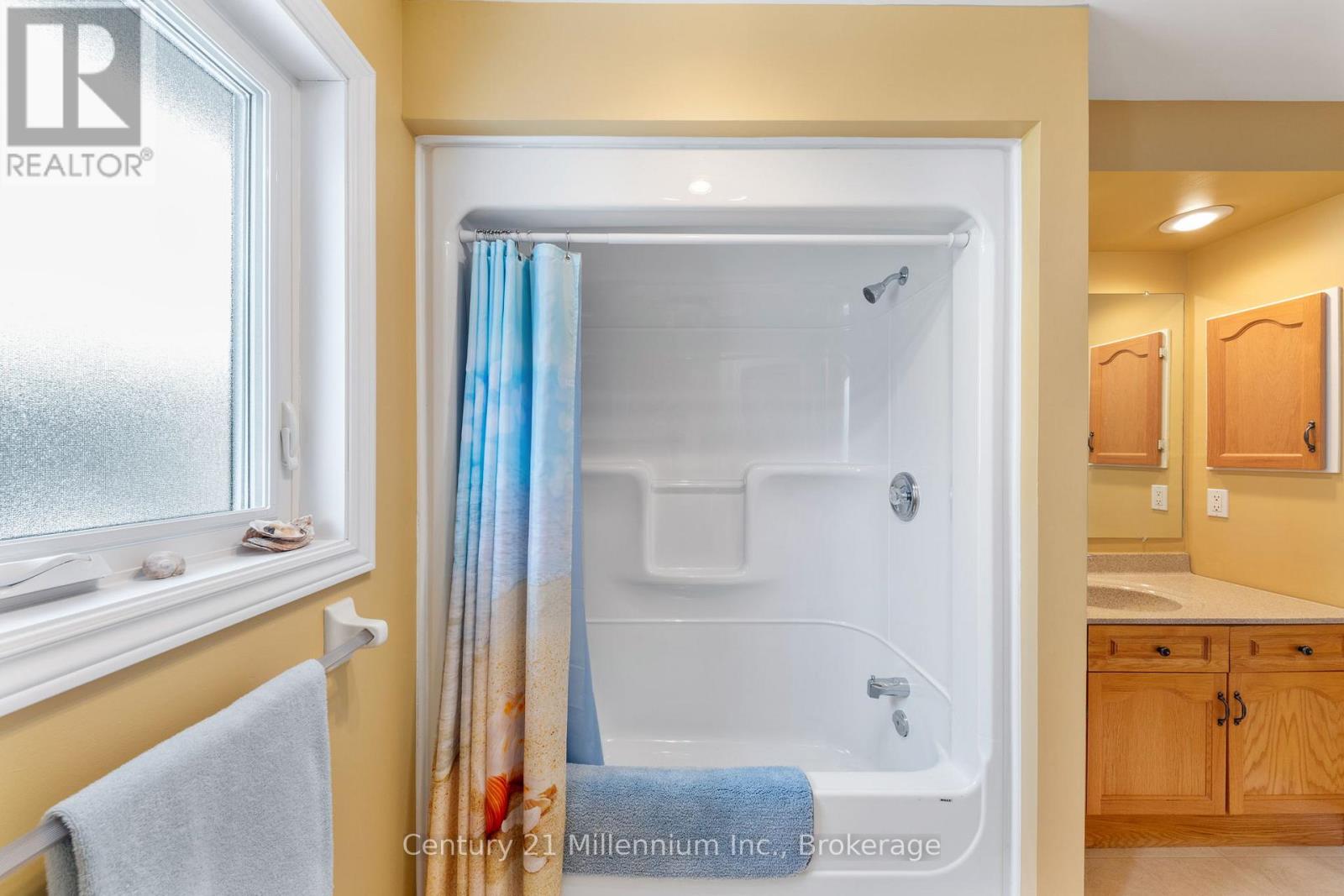 20 Illinois Crescent, Wasaga Beach, Ontario  L9Z 3A8 - Photo 27 - S12872042