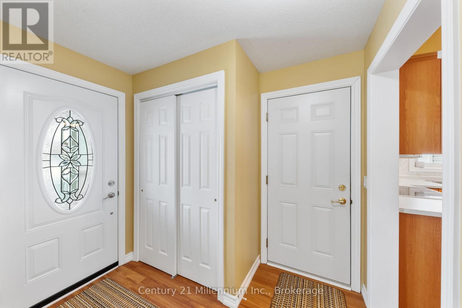 20 Illinois Crescent, Wasaga Beach, Ontario  L9Z 3A8 - Photo 6 - S12872042