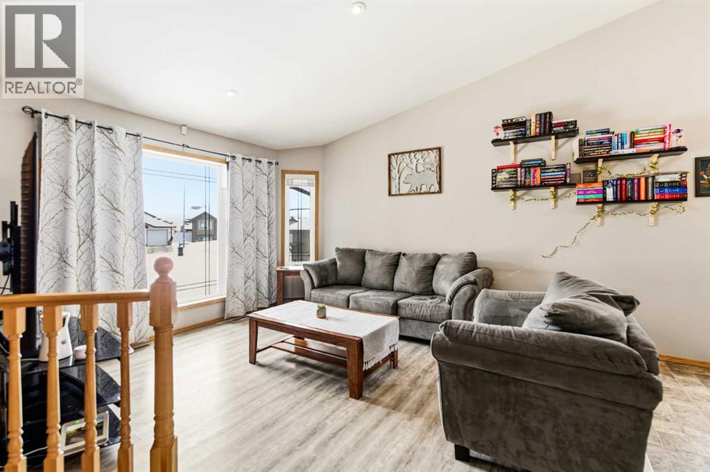 22 Mcdougall Close, Penhold, Alberta  T0M 1R0 - Photo 11 - A2290734