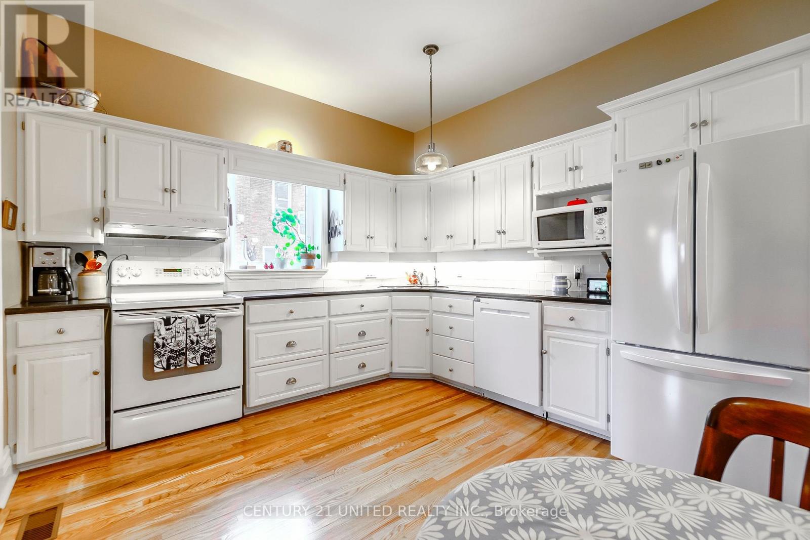 558 Gilmour Street, Peterborough, Ontario  K9H 2K2 - Photo 7 - X12872012