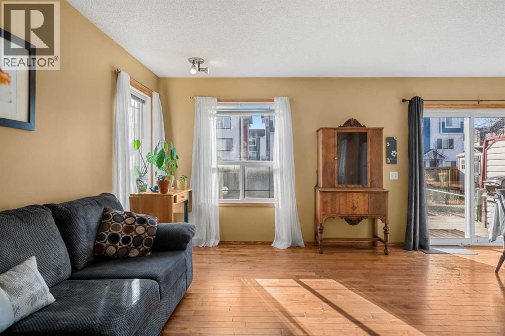 132 Bow Ridge Drive, Cochrane, Alberta  T4C 1V8 - Photo 5 - A2282061