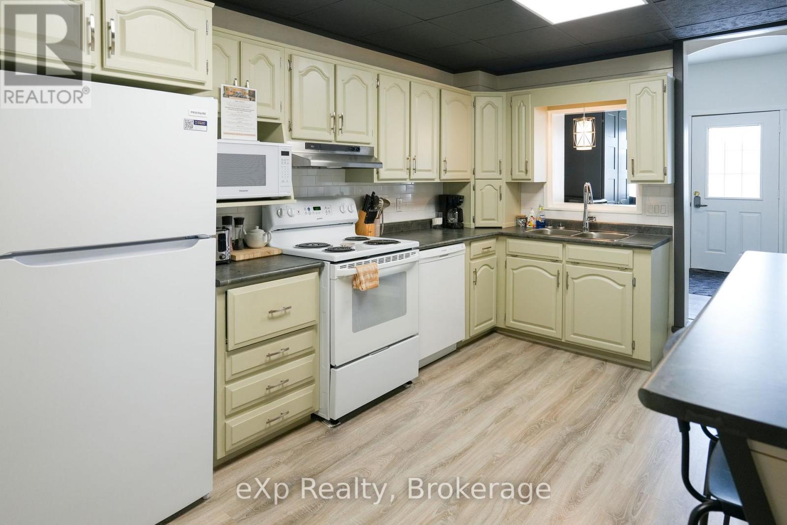 72 Sykes Street N, Meaford, Ontario  N4L 1R2 - Photo 5 - X12871948