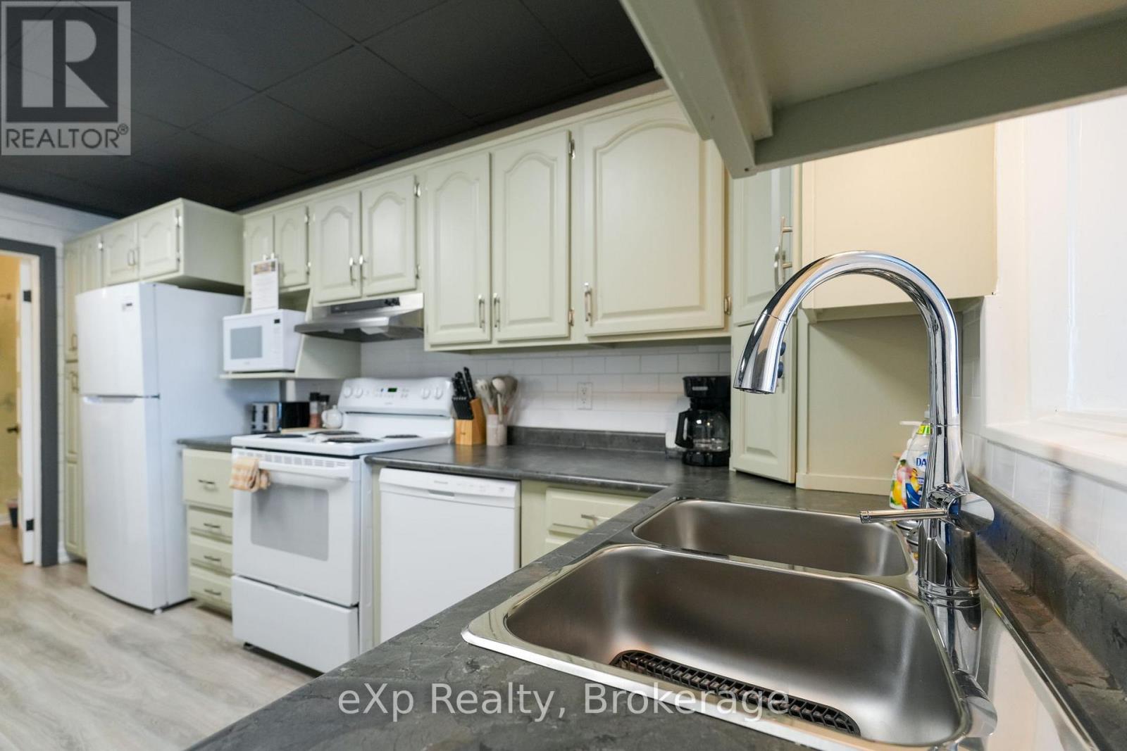 72 Sykes Street N, Meaford, Ontario  N4L 1R2 - Photo 8 - X12871948