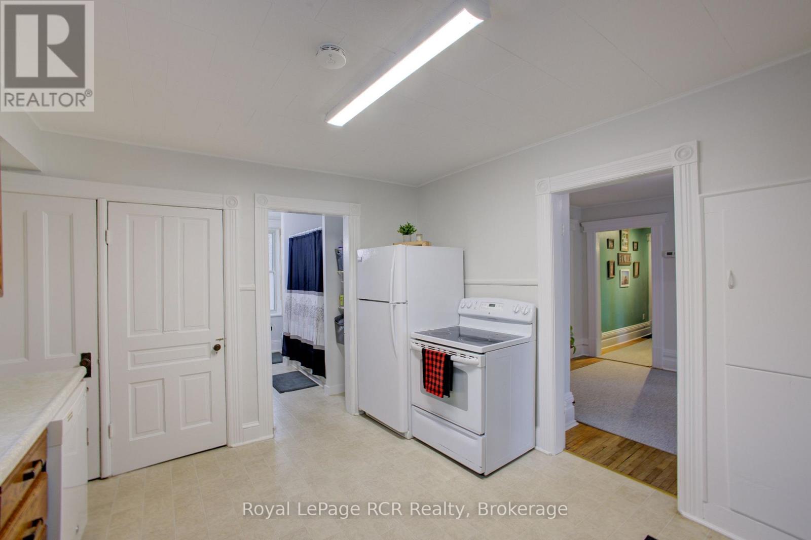 161 Tucker Street, Wellington North, Ontario  N0G 1A0 - Photo 10 - X12872100