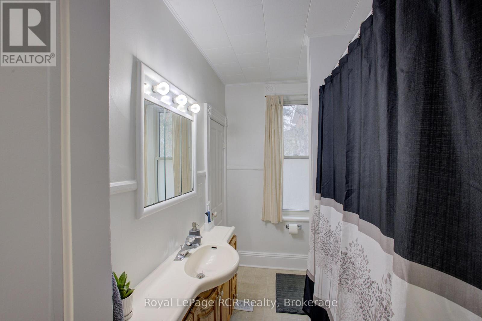 161 Tucker Street, Wellington North, Ontario  N0G 1A0 - Photo 20 - X12872100