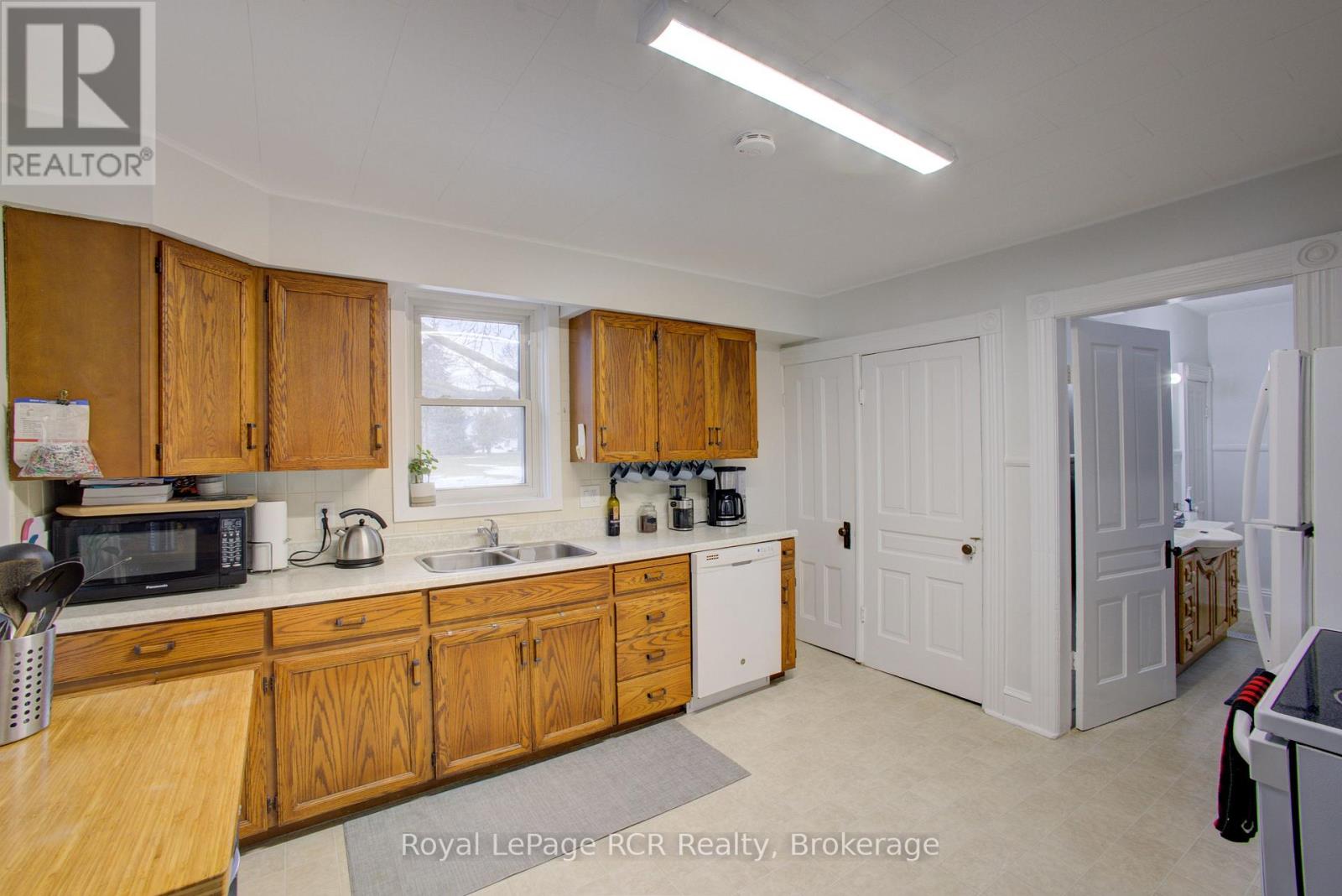 161 Tucker Street, Wellington North, Ontario  N0G 1A0 - Photo 8 - X12872100