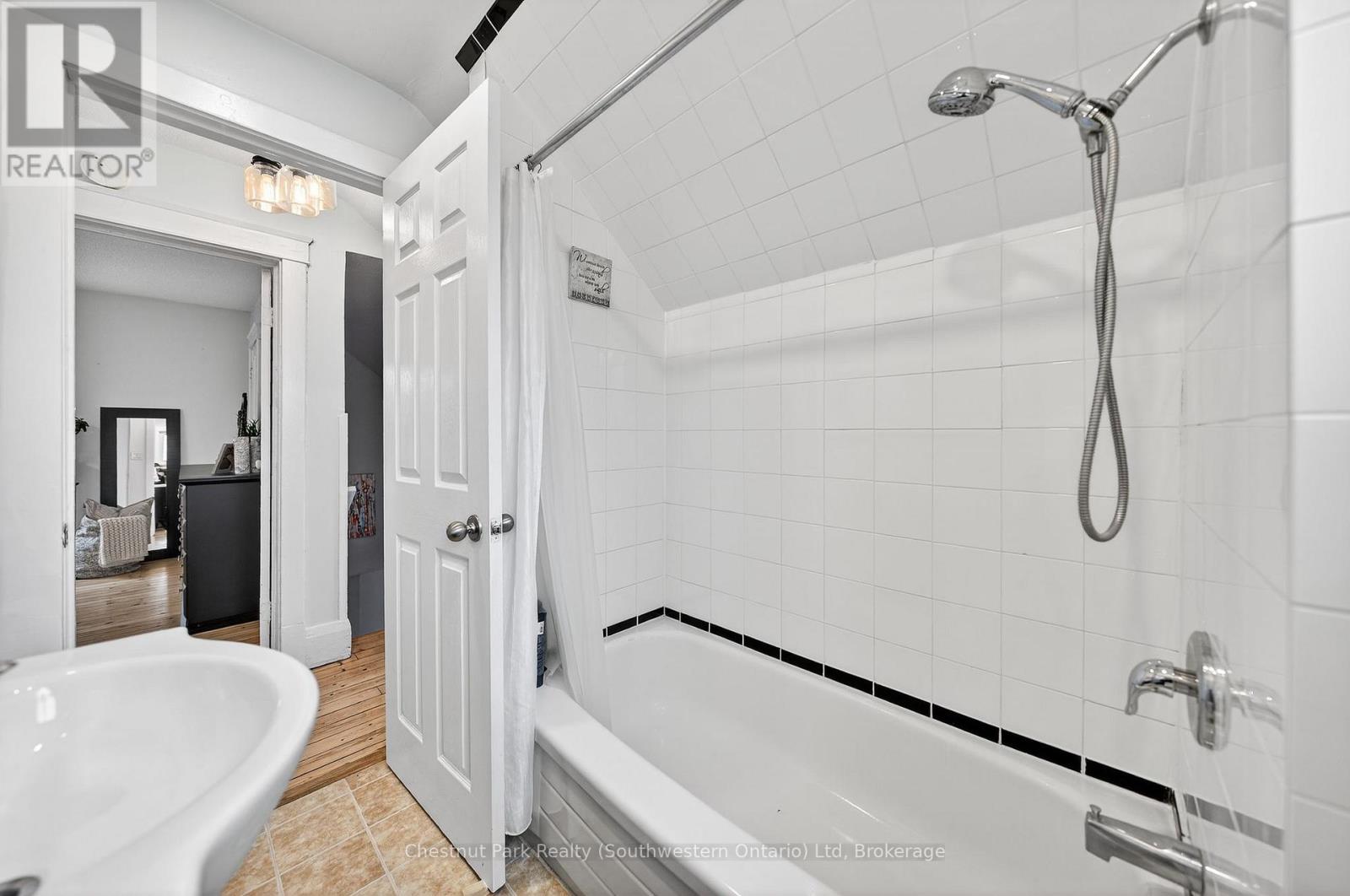 122 Kingsmill Avenue, Guelph, Ontario  N1E 5W2 - Photo 33 - X12872112