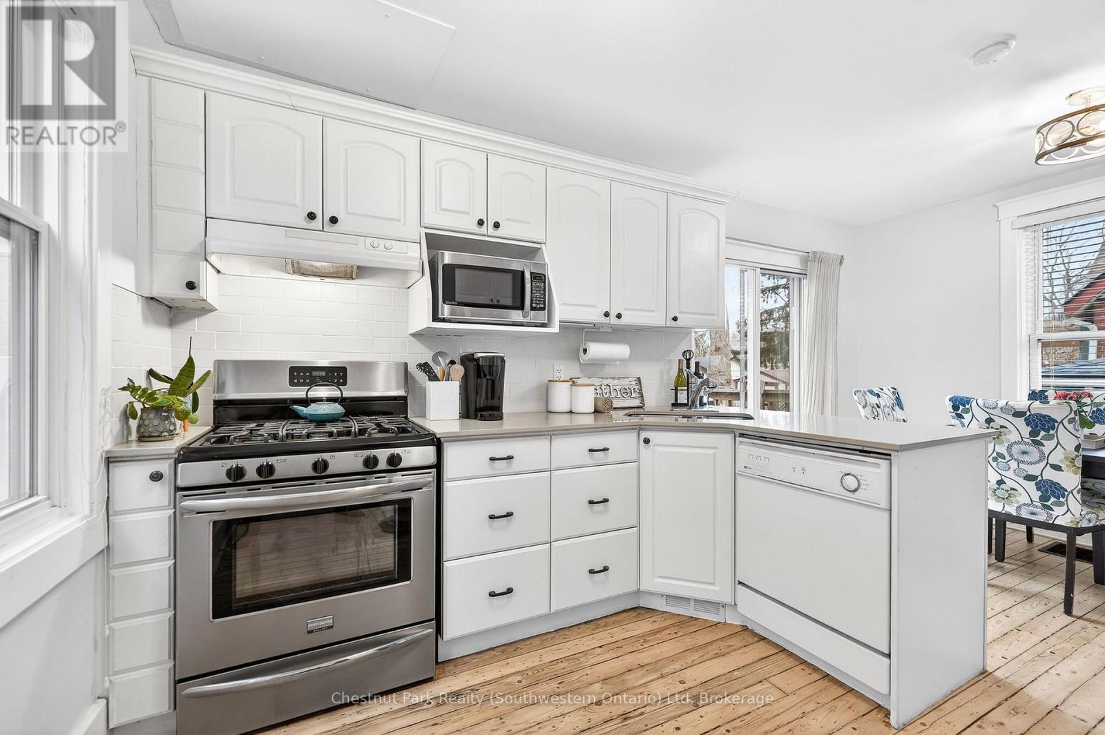 122 Kingsmill Avenue, Guelph, Ontario  N1E 5W2 - Photo 4 - X12872112