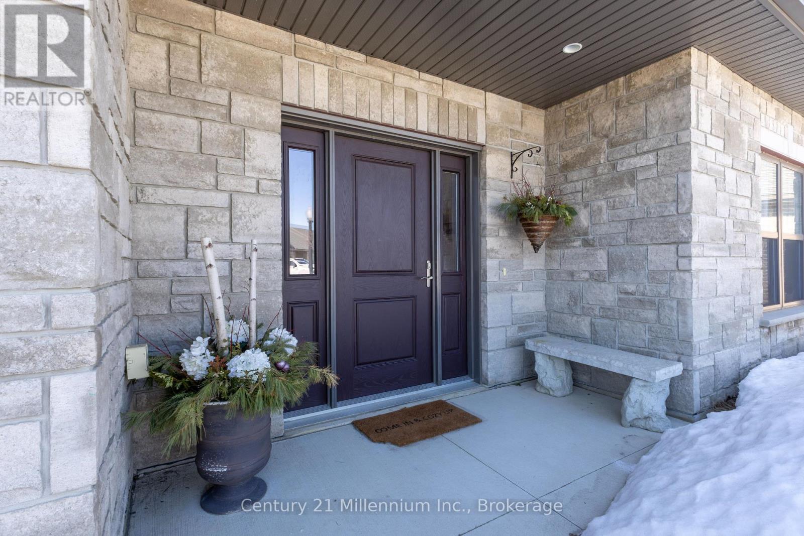 11 - 1050 Waterloo Street, Saugeen Shores, Ontario  N0H 2C3 - Photo 2 - X12872122