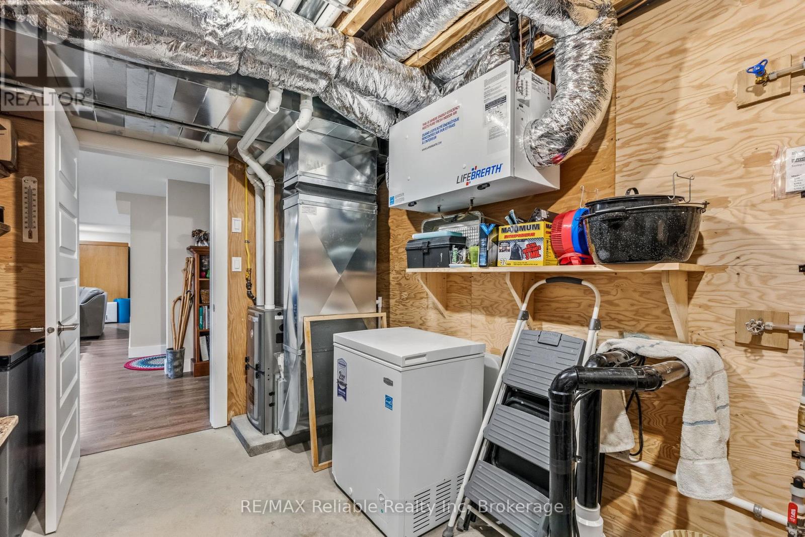 144 James Street, Huron East, Ontario  N0K 1W0 - Photo 38 - X12872156