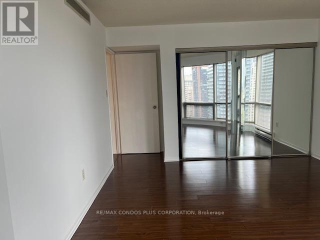 2515 - 1001 Bay Street, Toronto, Ontario  M5S 3A6 - Photo 13 - C12872116