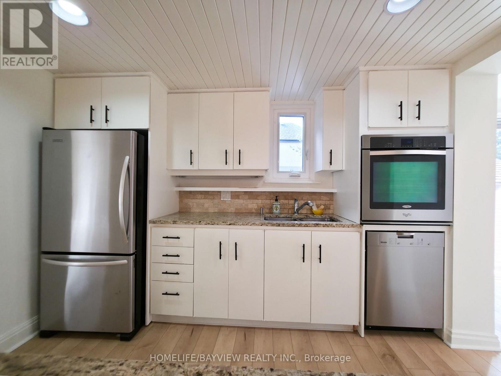 46 Fairfield Road, Toronto, Ontario  M4P 1T2 - Photo 11 - C12872124