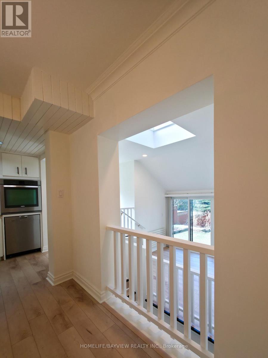 46 Fairfield Road, Toronto, Ontario  M4P 1T2 - Photo 14 - C12872124