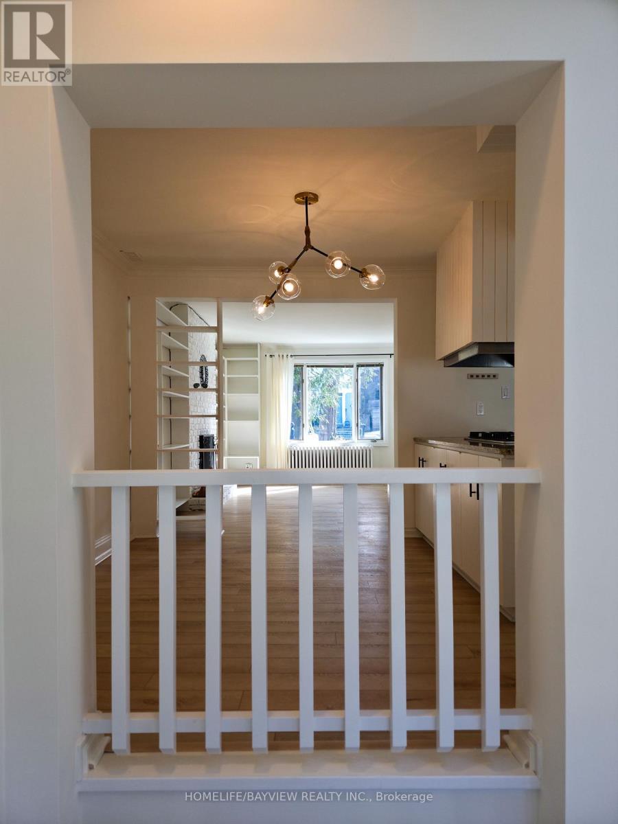 46 Fairfield Road, Toronto, Ontario  M4P 1T2 - Photo 17 - C12872124