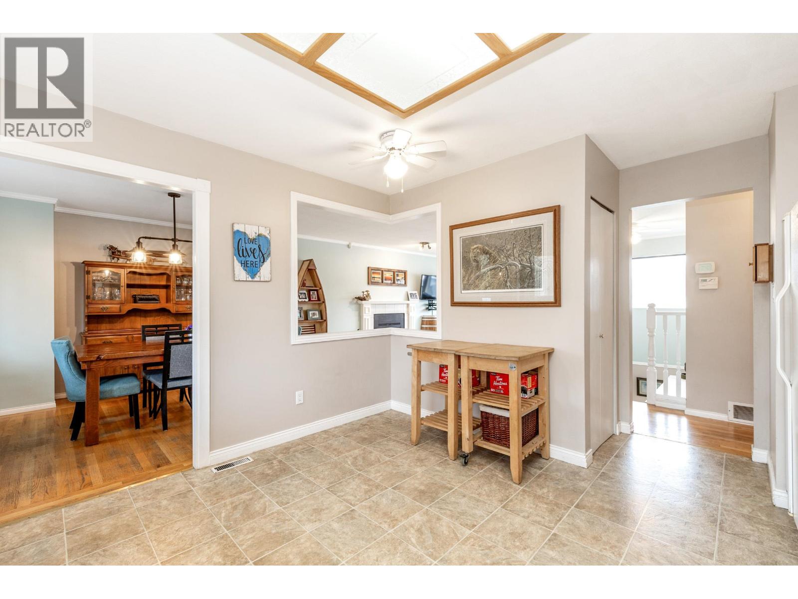 23389 Whippoorwill Avenue, Maple Ridge, British Columbia  V2X 9L8 - Photo 11 - R3098105