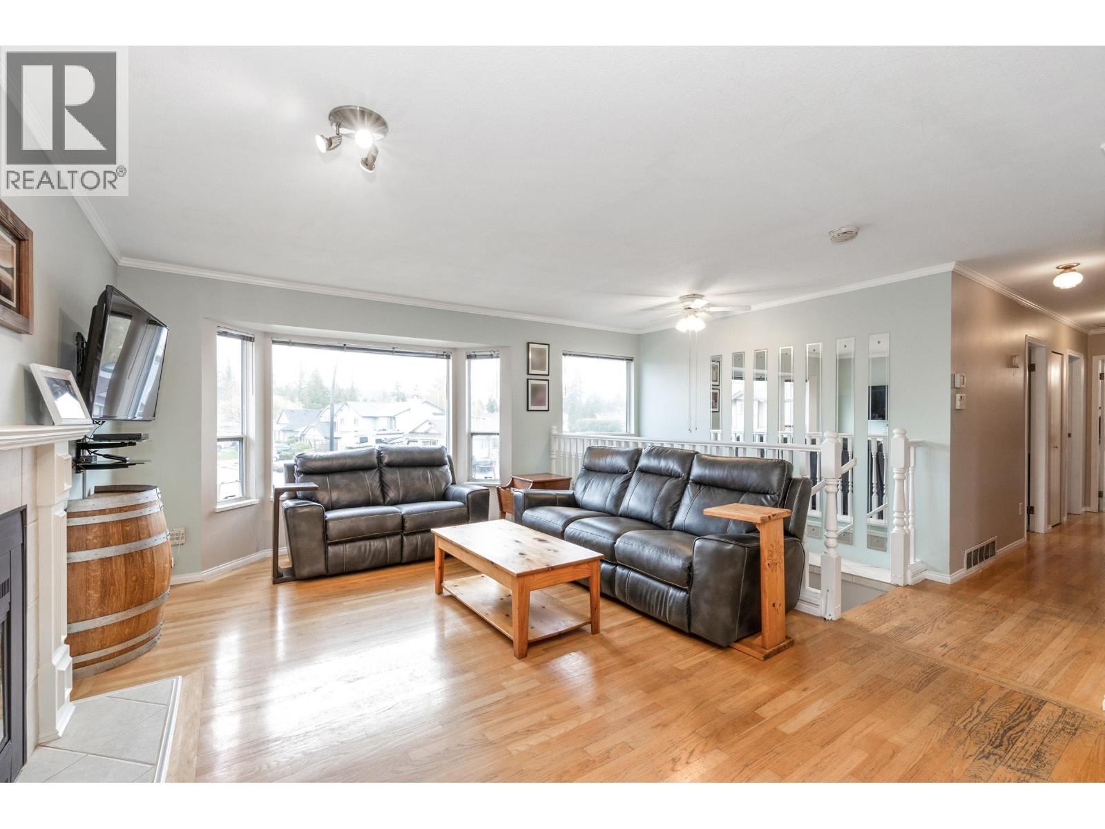 23389 Whippoorwill Avenue, Maple Ridge, British Columbia  V2X 9L8 - Photo 4 - R3098105