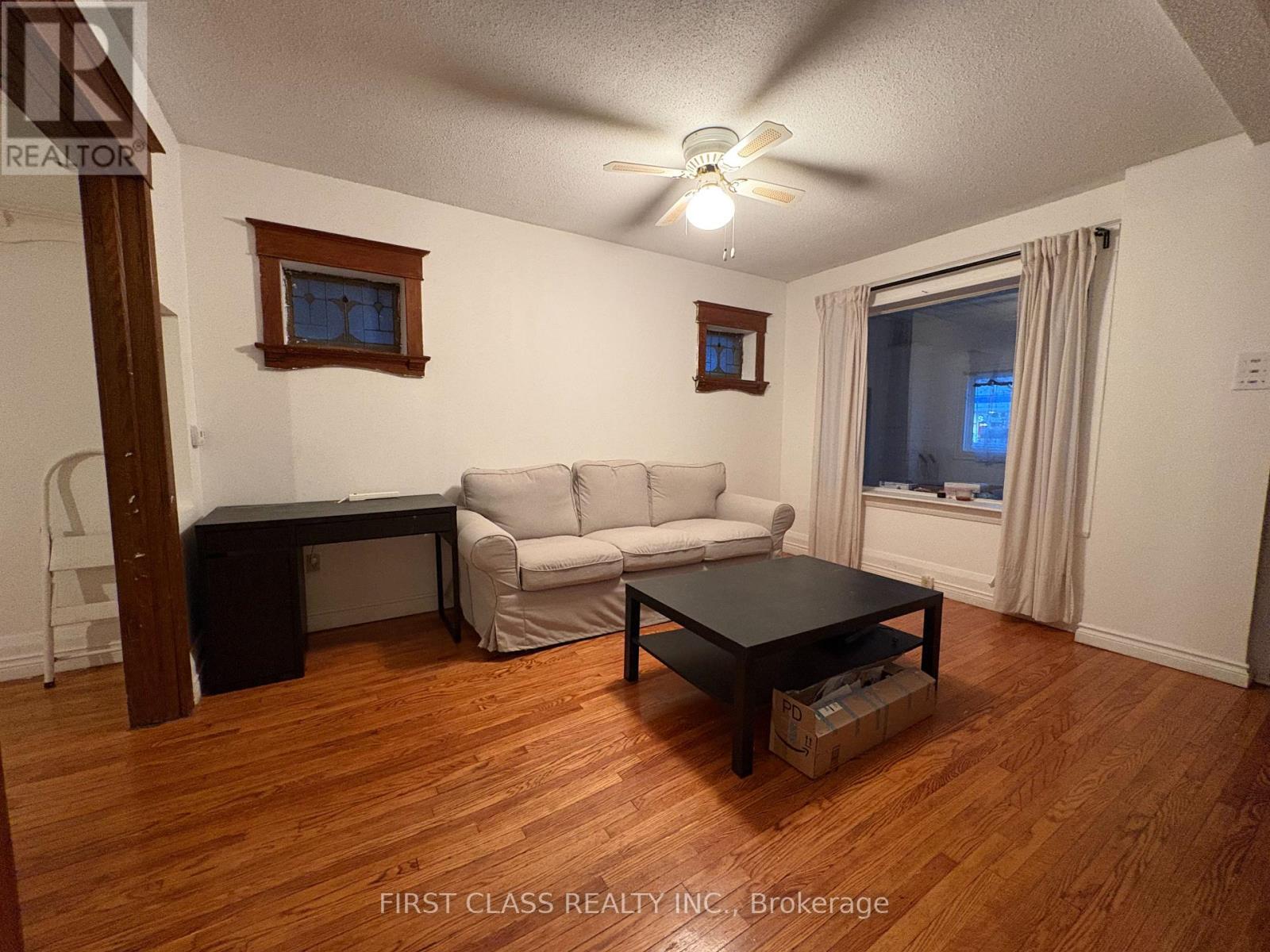 2471 Gerrard Street E, Toronto (East End-Danforth), Ontario  M4E 2G3 - Photo 2 - E12872036