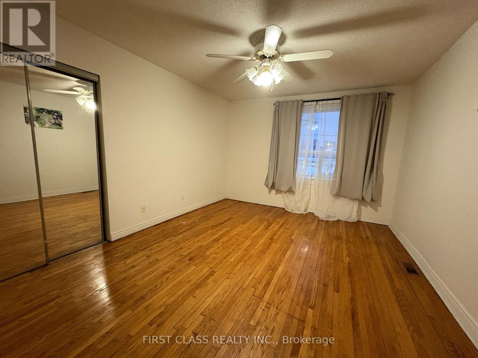 2471 Gerrard Street E, Toronto (East End-Danforth), Ontario  M4E 2G3 - Photo 8 - E12872036