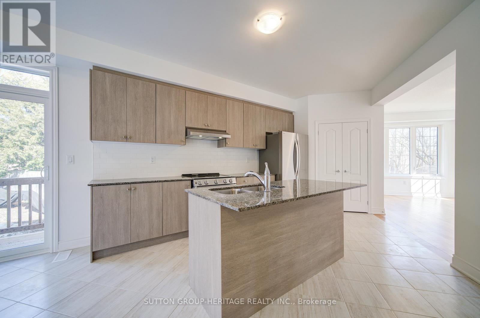 21 Deer Creek Court, Toronto, Ontario  M1C 1N8 - Photo 11 - E12872134