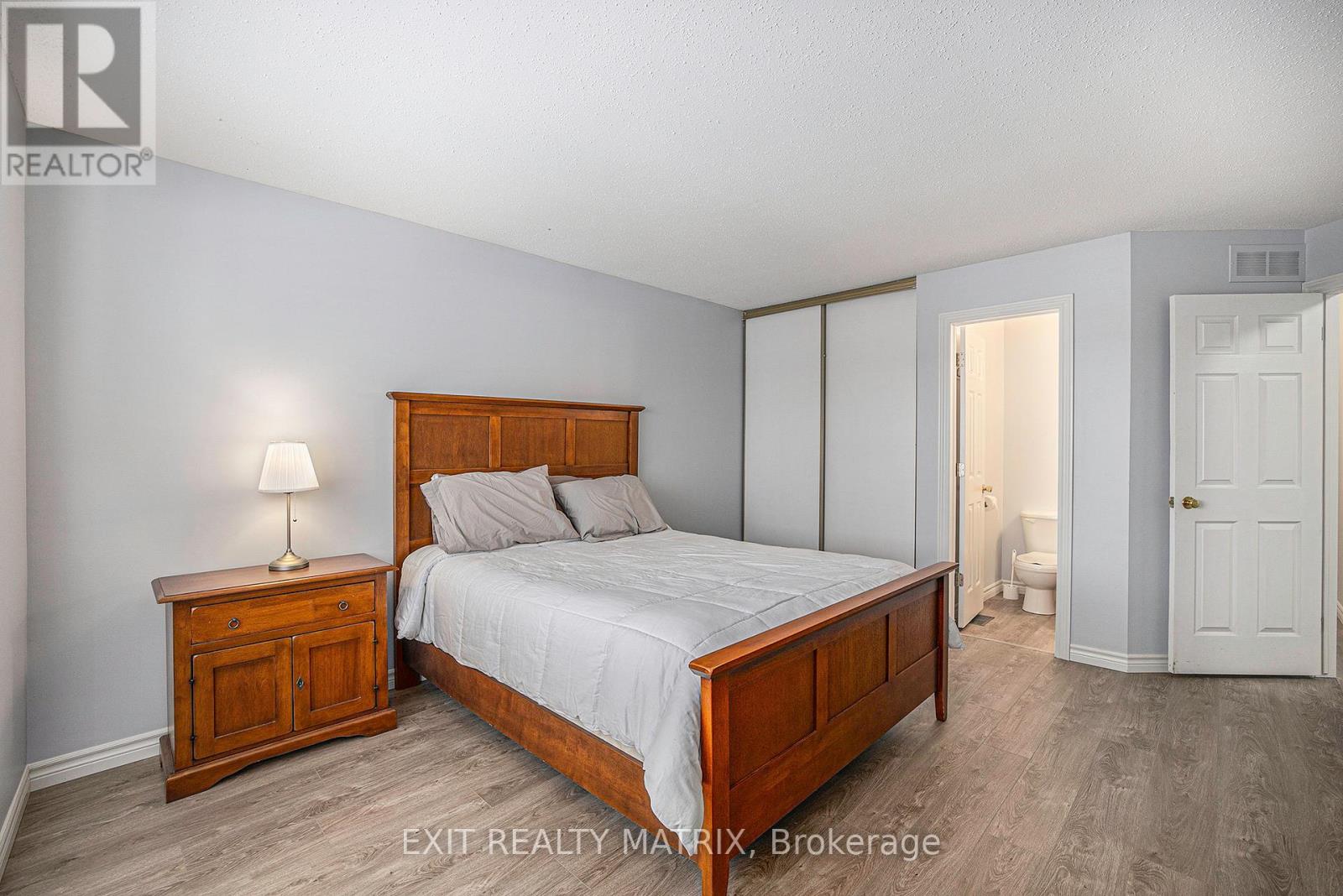 24 Oakhaven Private, Ottawa, Ontario  K1K 4K1 - Photo 11 - X12872162