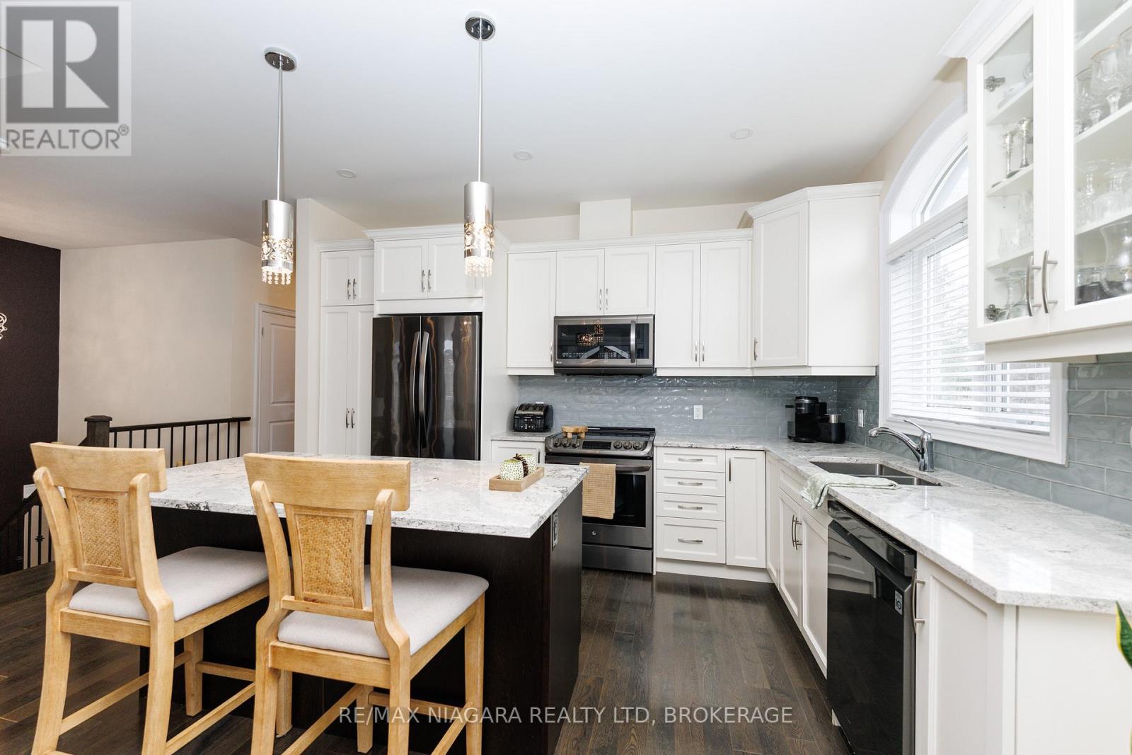 4049 Village Creek Drive, Fort Erie, Ontario  L0S 1S0 - Photo 13 - X12871982