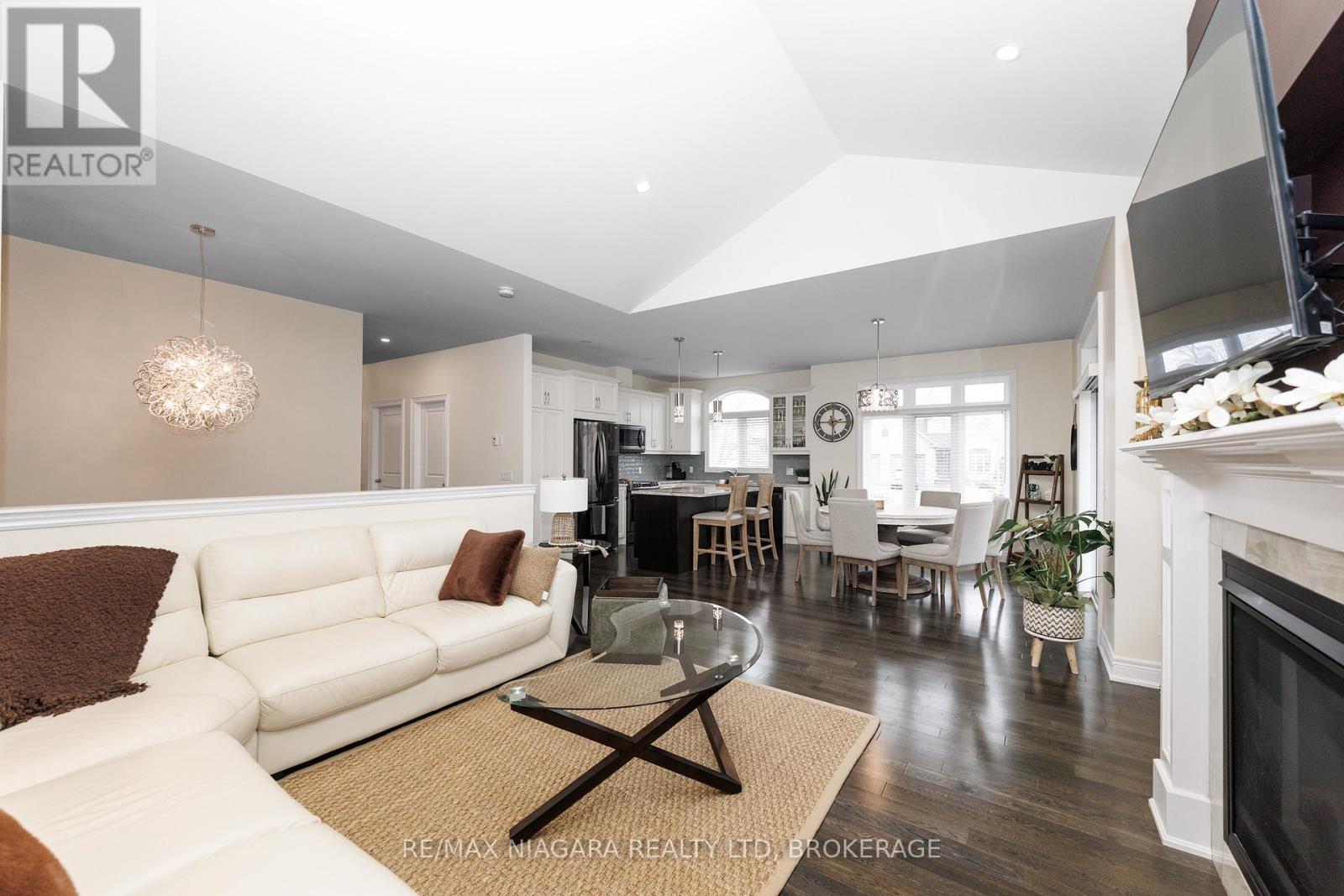 4049 Village Creek Drive, Fort Erie, Ontario  L0S 1S0 - Photo 9 - X12871982