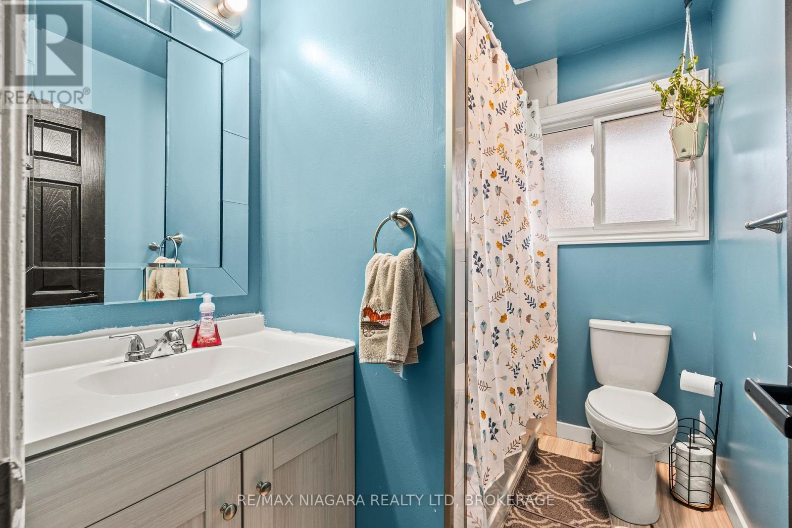 447 David Street, Welland, Ontario  L3B 2B7 - Photo 12 - X12872088