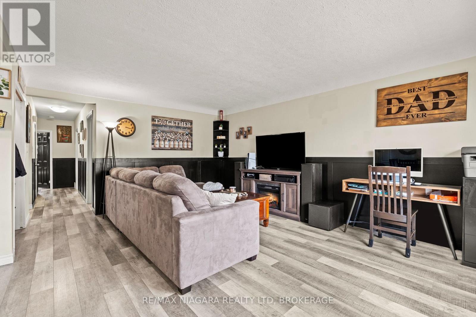 447 David Street, Welland, Ontario  L3B 2B7 - Photo 3 - X12872088