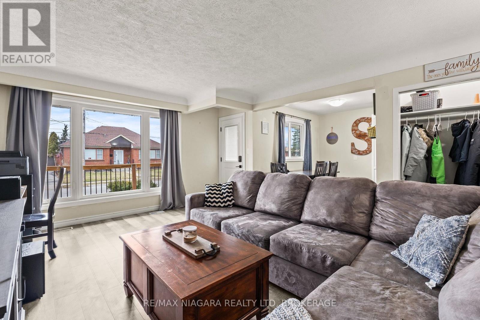 447 David Street, Welland, Ontario  L3B 2B7 - Photo 4 - X12872088